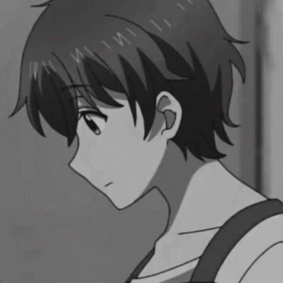 “00后”守墓人为逝者摆上玩偶抱枕